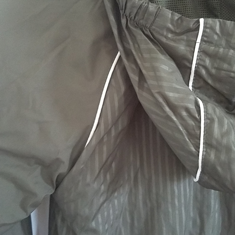 Old Navy windbreaker jacket. green, M - Picture 6 of 6